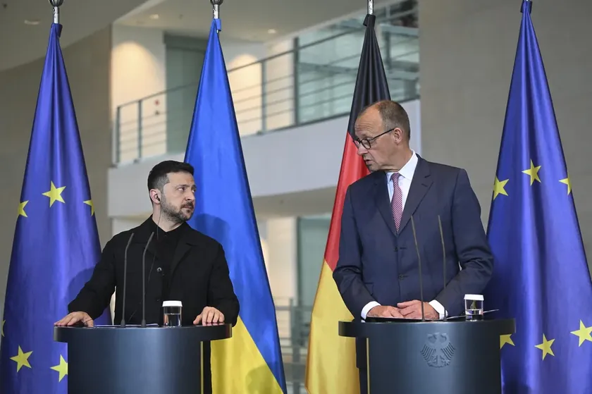 Ukrayna Cumhurbaşkanı Zelenskiy, Avrupa Birliği ortak üyelik teklifini reddettiğini bildirdi