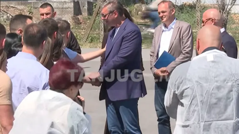 Sırbistan Cumhurbaşkanı Aleksandar Vučić, Jagodina'da bulunan bir yumurta paketleme merkezini ziyaret etti.