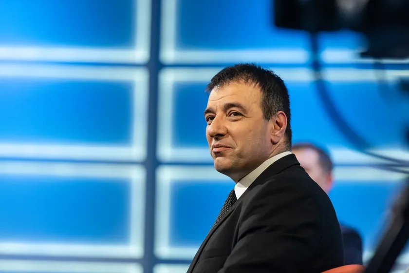 Sırbistan'da Paunović: Milletvekili koltuğunu düşünenler SNS'e katılsın