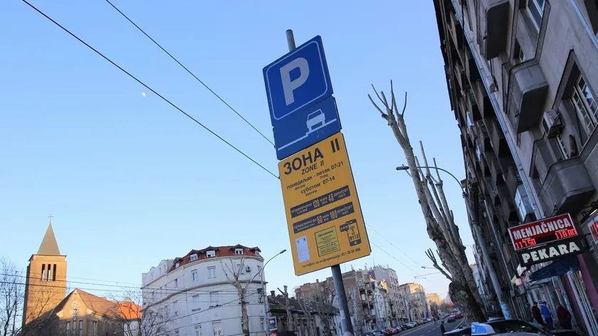 Belgrad'da park cezası yaşamamak için bölge kontrolü uyarısı