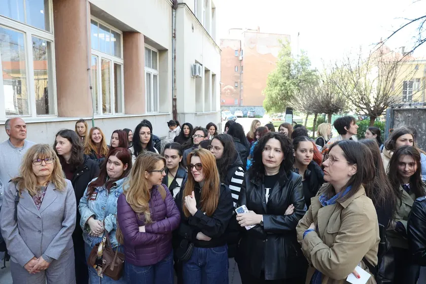 Sırbistan Niş Filozof Fakültesi'nde Sırp Çalışmaları Fakültesi iş birliği oylaması yapılmadı