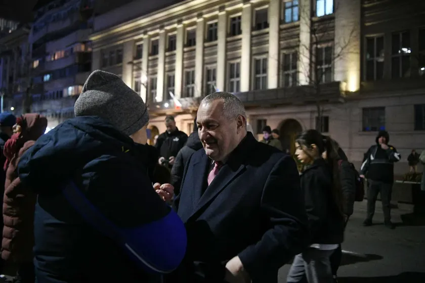 **Belgrad'da öğrenci protestosunda polis motosikletlere el koydu, Milivojević eleştirdi**