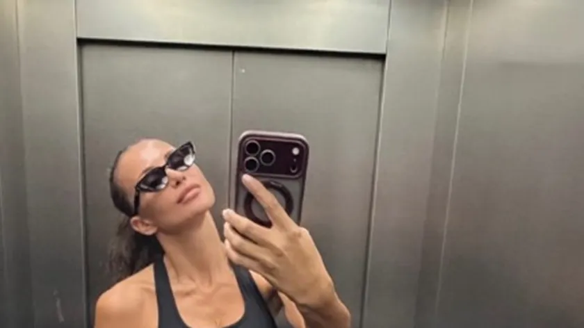 Emina Jahović'in yeni fotoğrafı hayranları büyüledi.