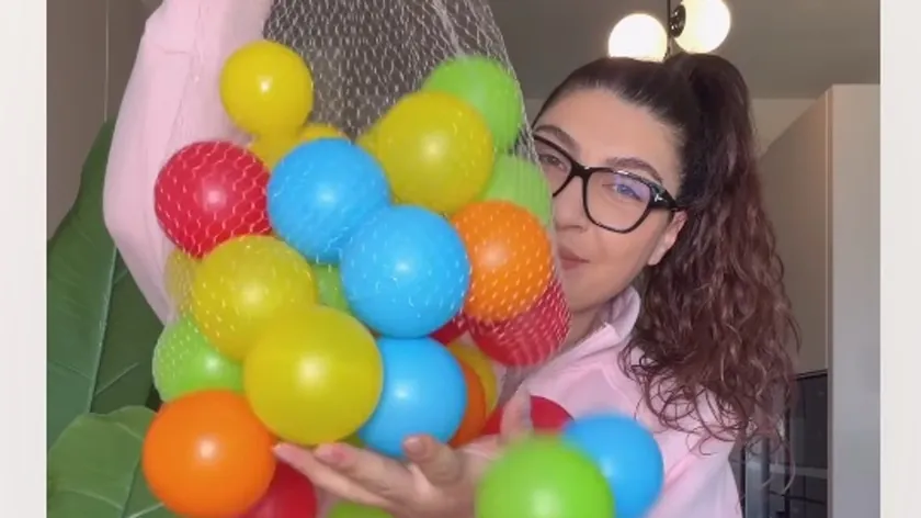 Türk influencer, pahalı tasarım masasını ucuz materyallerle evde yeniden yarattı