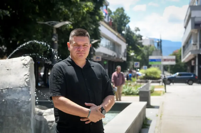Sırbistan'da Yerel Seçimler Öncesi Gergin Atmosfer, Sandıklarda Çatışma Olasılığı Endişesi Yaratıyor