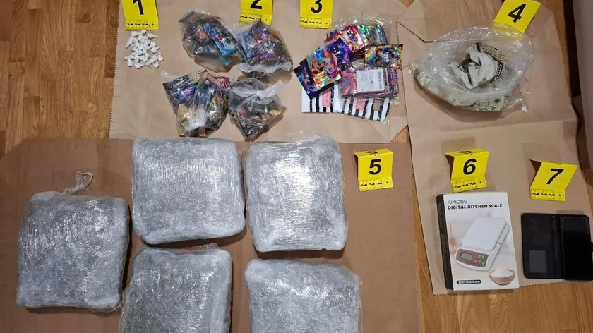 Belgrad'da bir genç uyuşturucu ticareti şüphesiyle yakalandı: Evinde uyuşturucu bulundu