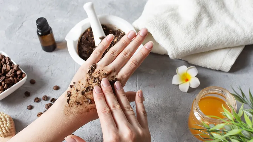 Cilt Bakımında Kahvenin Beş Hızlı Etkisi ve Doğru Kullanım Zamanlaması Rehberi