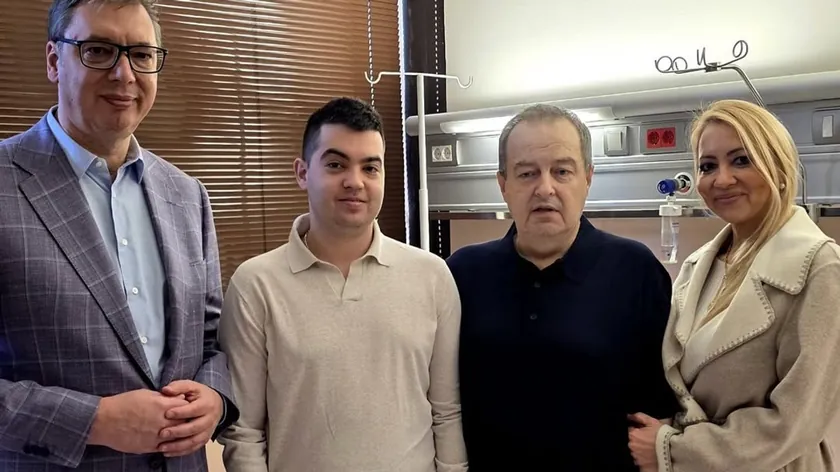 Sırbistan Cumhurbaşkanı Vučić, İçişleri Bakanı Dačić'in Hastaneden Taburcu Olduğunu Açıkladı