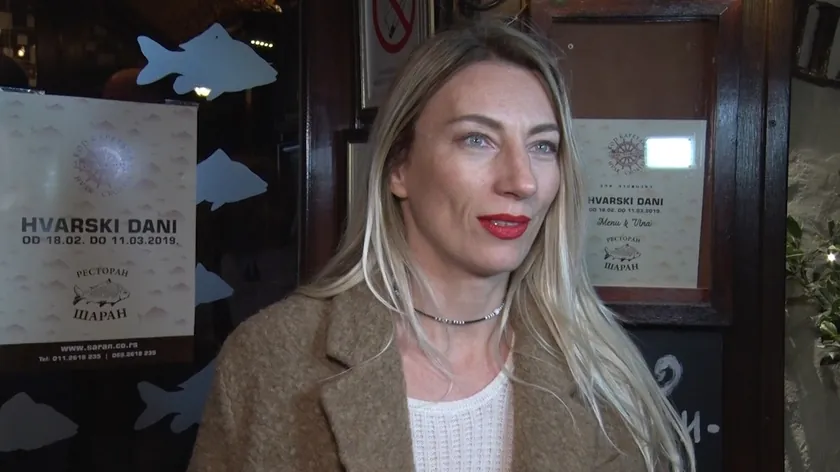 Ana Stanić'in oğlu profesyonundan utanıyor.