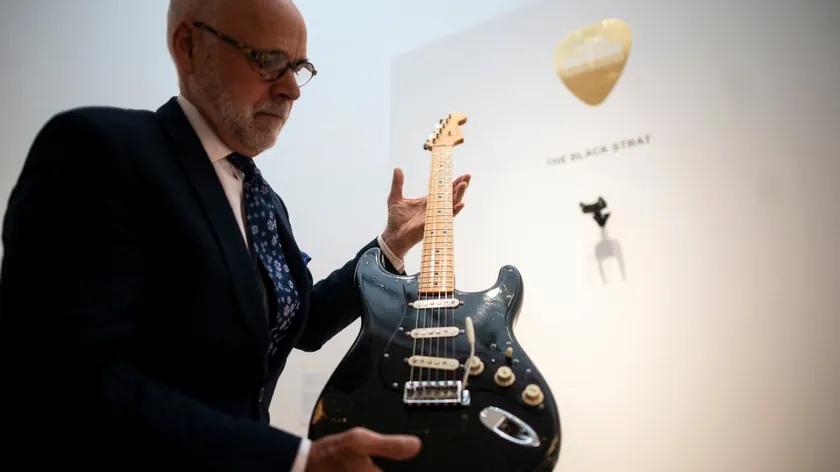 David Gilmour'ın Gitarı 20. Yüzyılın En Değerli Müzik Aleti Rekorunu Kırdı