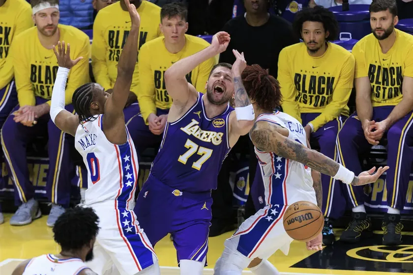 Los Angeles'ta Luka Dončić sakatlandı, MR çekimi planlandı, takımda endişe hakim.