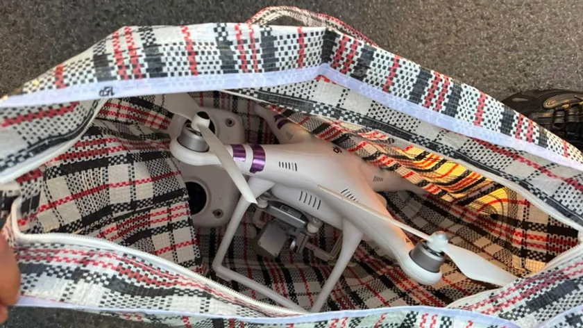 Nişli D.R.'nin bir drone ile hapishanede sila girmeyi planladığı iddia edildi.