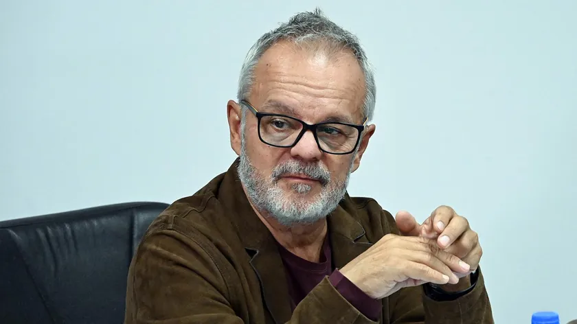 Sırbistan'ın Radyo ve Televizyon Düzenleme Kuruluşu (REM) Savet Başkanlığı için Stevica Smederevac tek başına seçildi.