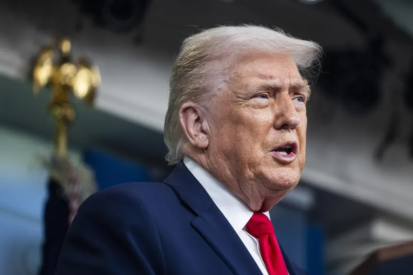 Donald Tramp Grenland hakkında görüşlerini açıkladı