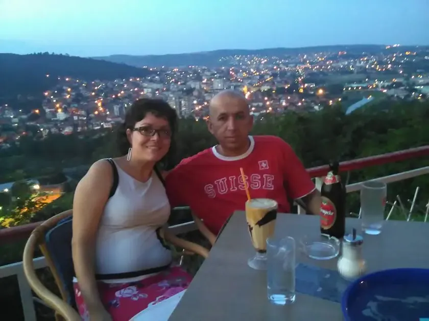 Sırbistan'ın Niş kentinde oğlunun ölümüyle suçlanan anneye ev hapsi verildi