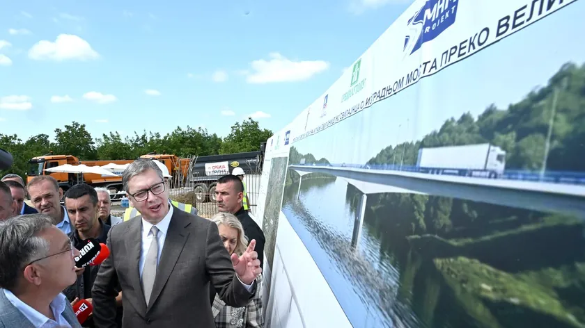 Sırbistan Cumhurbaşkanı Aleksandar Vučić, Svilajnac'ta yeni bir köprü ve 23 kilometrelik bir yolun inşa edileceğini belirtti.