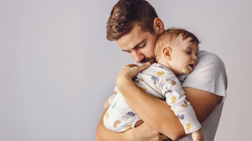 Yeni Babalar İlk Başta Stabil Görünse de Depresyon Bir Yıl Sonra Doruğa Ulaşıyor