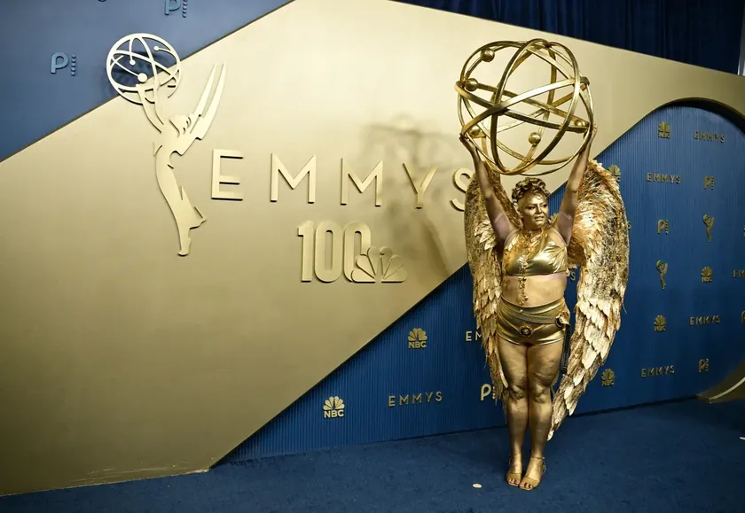 Emmy Ödülleri'nde Meg Stalter'ın Eşsiz Kostümü
