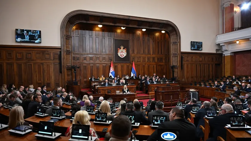Sırbistan parlamentosunda hükümete güven oylaması oturumu ikinci kez toplanamadı