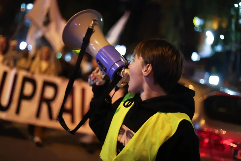 Kosovska Mitrovica öğrencileri Sırbistan meclisinden Yabancılar Yasası için oturum istedi