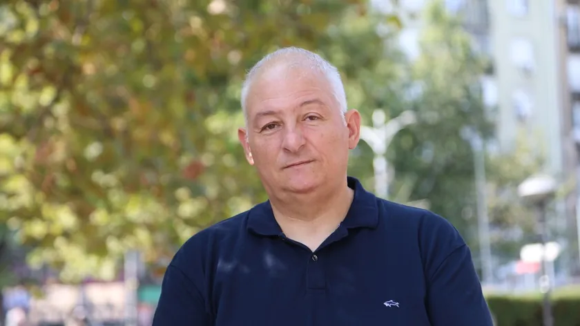 GSP şoförü bir yolcuyu kurtarmaya çalıştı Branko Vukosavljević Srđan'ı arıyor