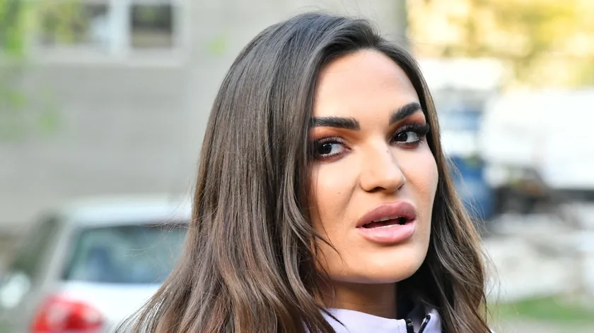 Sırp şarkıcısı Tamara Milutinović, meslektaşı Bilji Vešović'in ağır hastalığı için düzenlenen bir yardım konseriyle öne çıktı.