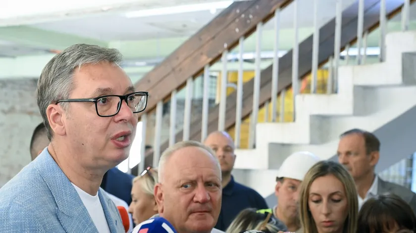Vučić NATO Genel Sekreteri ile Görüşmeyi Bekliyor