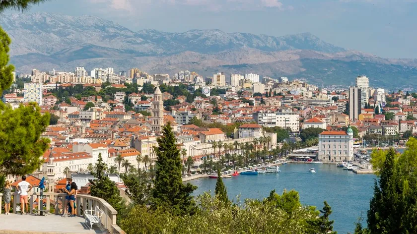 Sırbistan'da bir ev için 13,5 metrekareye 90.000 euro isteniyor Bir komşuluk ilanı, emlak fiyatlarının nereye kadar ulaştığına dair gösteriyor.