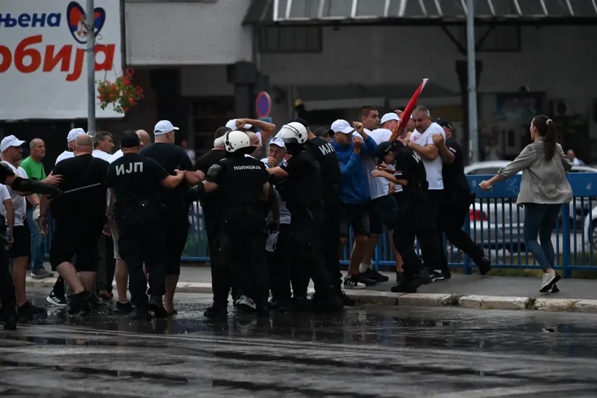 Opozisyon Ulaştırıcılar Üzerine Uzici'nde Açıklamalar