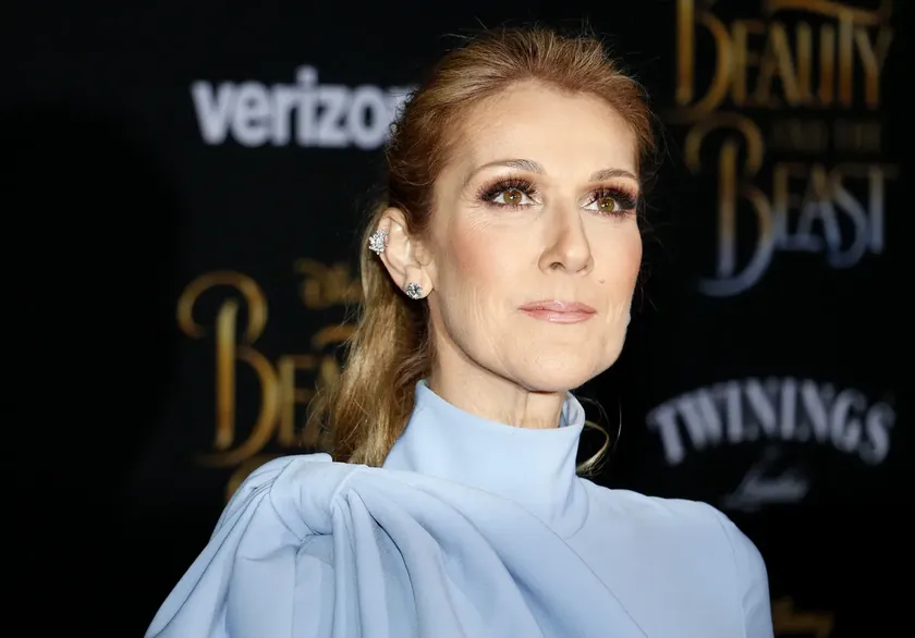 Selin Dion Paris'te ilk konserti sonrası sahnede ağladı.