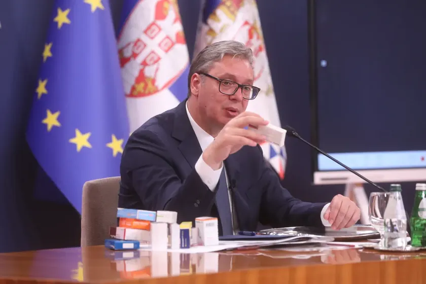 Sırpistan Cumhurbaşkanı Aleksandar Vučić'in seçimlere dair açıklamaları eleştirildi.