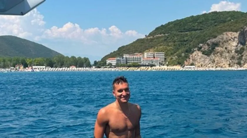 Bogdan Bogdanović bir lüks yat üzerinde Vücudu ön plana çıktı