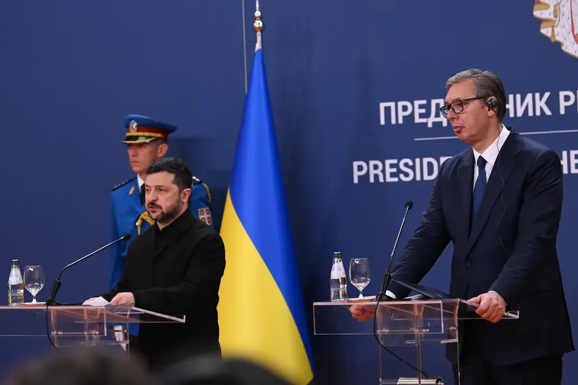 Sırbistan Cumhurbaşkanı Aleksandar Vučić'in Ukrayna politikası hakkında mesajlar vermeye çalıştığı belirtiliyor.