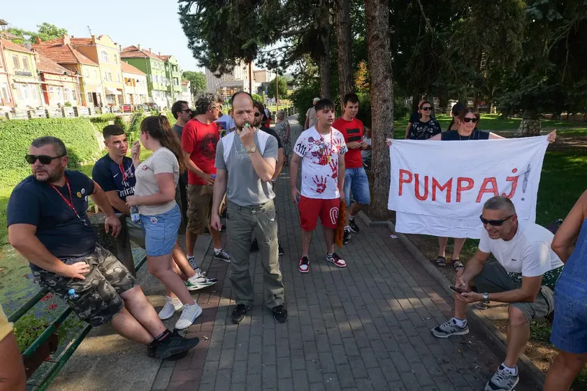 Sırbistan Knjaževac Seçim Mitinginde Novi Sad Kurbanları Anılacak Etkinlik Düzenlenecek