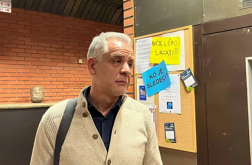 Öğrencilerin üzerine polisi gönderen Filozofoski dekanı şu açıklamayı yaptı: "Eğer birileri zarar gördüyse özür dilerim."