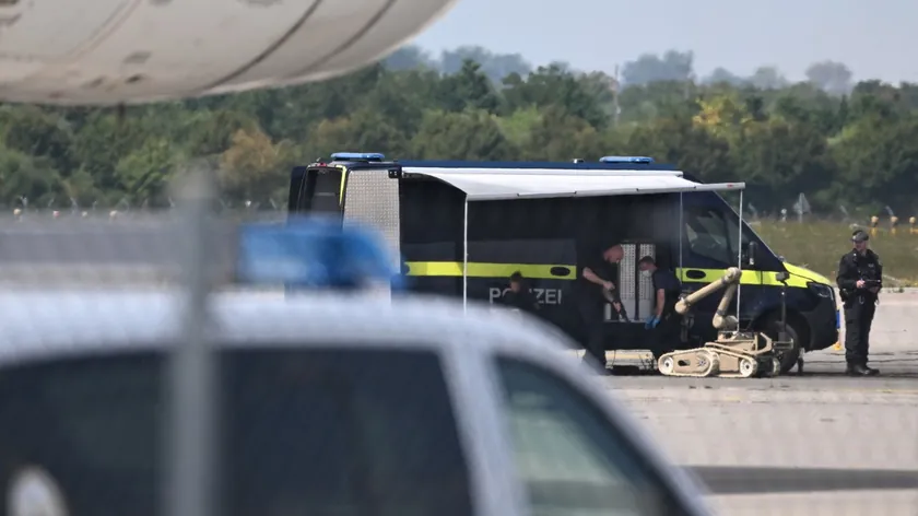 Dronların Almanya'daki bir askeri üssün üzerinde görüldüğü bildirildi.