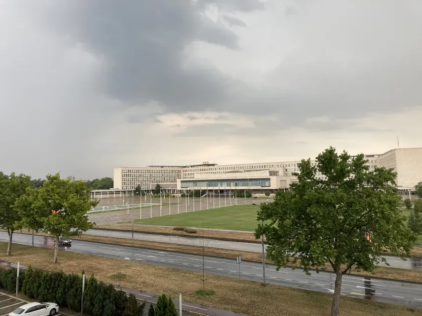 Sırbistan'da bugün sabah güneşli, öğleden sonra bulutlu ve yağışlı hava bekleniyor.