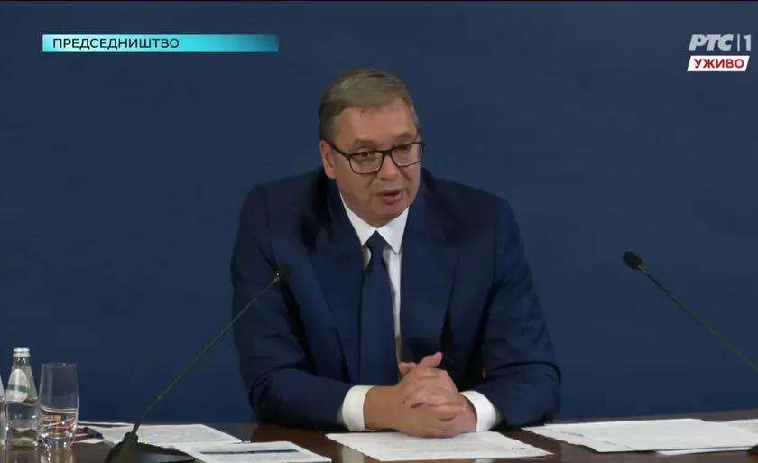 Sırbistan Cumhurbaşkanı Aleksandar Vučić'in bir televizyon muhabirinin sorularına verdiği cevaplar hakkında bilgi verildi.