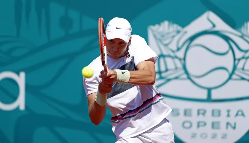 Sırp tenisçi Hamad Međedović turnuvanın ilk turunda İsviçreli Wawrinka'ya elendi