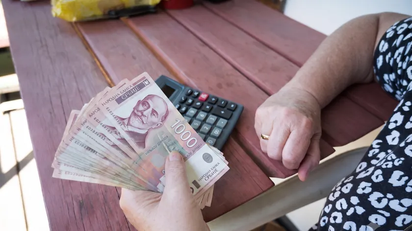 Sırbistan'da 1.663.438 emekliye yardım sağlanacak.
