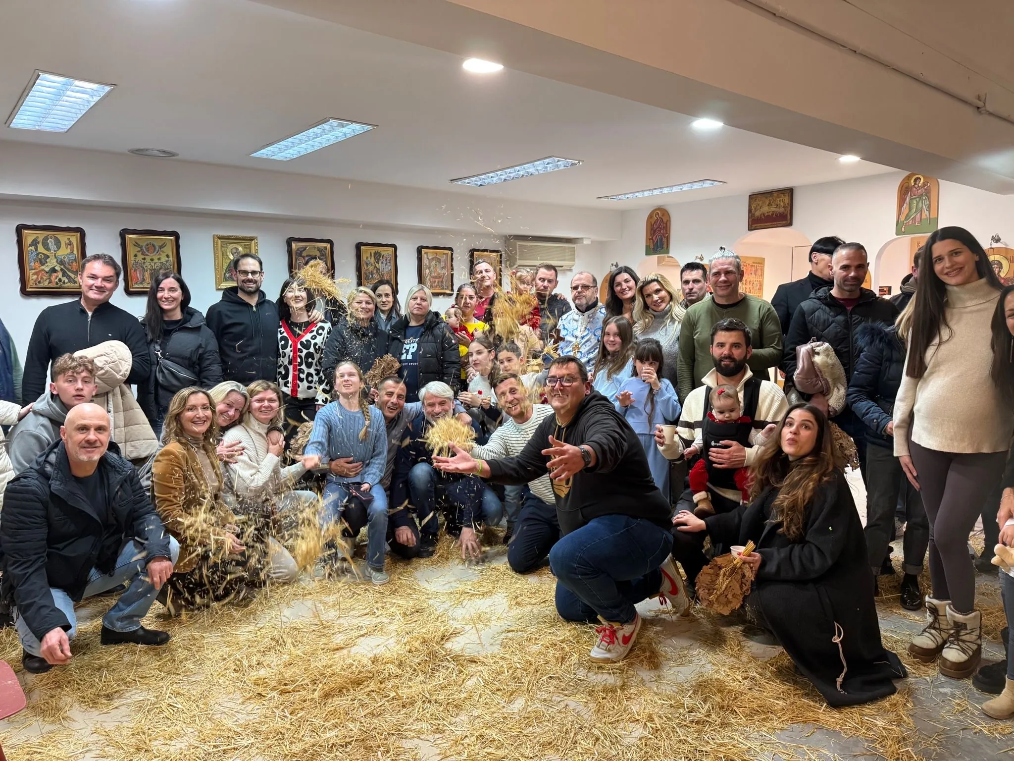 Valensiya'da Ortodoks Geleneği: Badnje Gecesi Rekor Katılımla ve Çocuk Şarkılarıyla Kutlandı