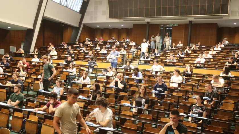 Sırbistan'da öğrenci kredisi ve burs başvuru süresi 15 Kasım 2026'ya uzatıldı
