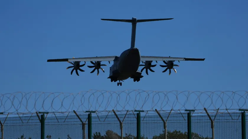 Kıbrıs Dışişleri Bakanı İngiliz üssüne saldıran İHA'nın Lübnan'dan geldiğini belirtti