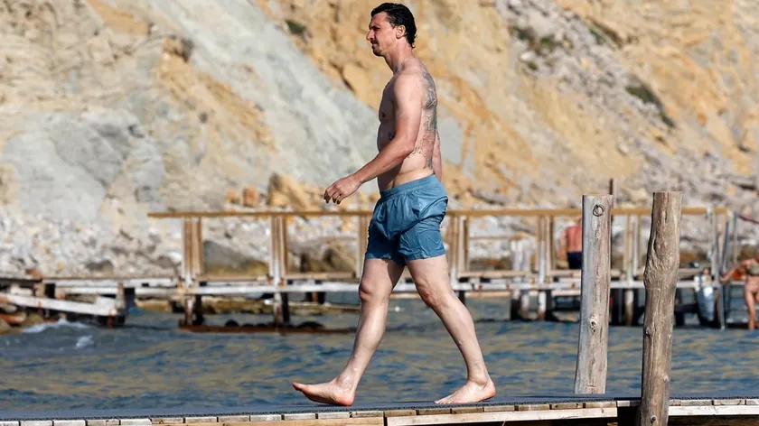Zlatan Ibrahimović annesine anneye 9,24 milyon euro değerinde bir kilise aldı.