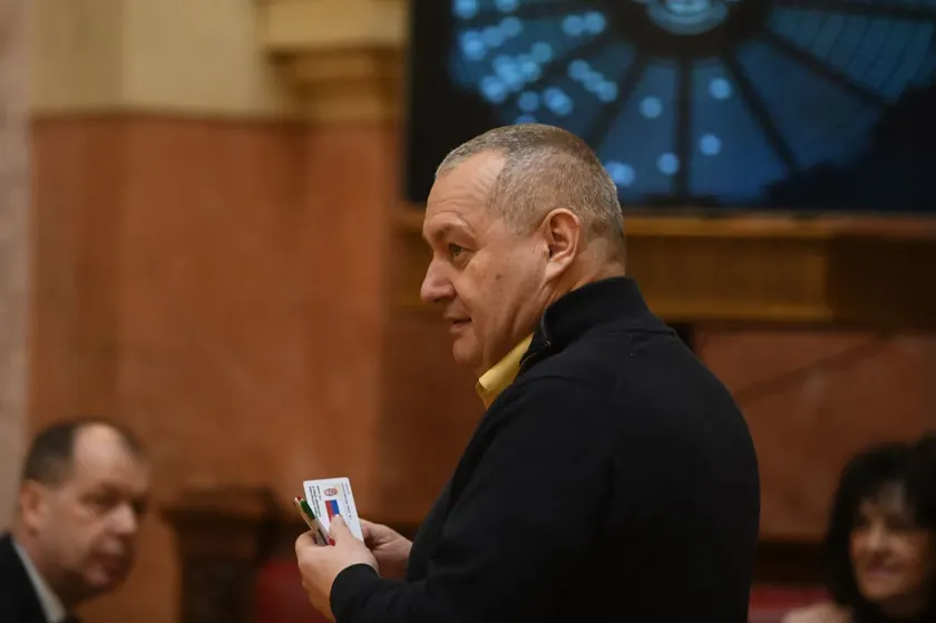 Sırbistan Parlamentosu'nda yeni bir grup kuruldu "Öğrencilerle Parlament Seçim Kontrolü"