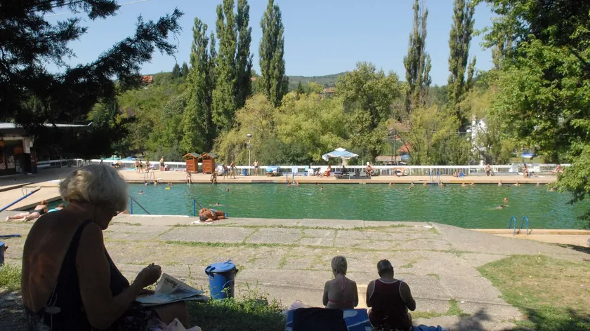 Sırbistan'ın Banja Vrdnik Bölgesinde Yeni Yaya Bölgesi Hizmete Açıldı Turizmi Geliştirecek