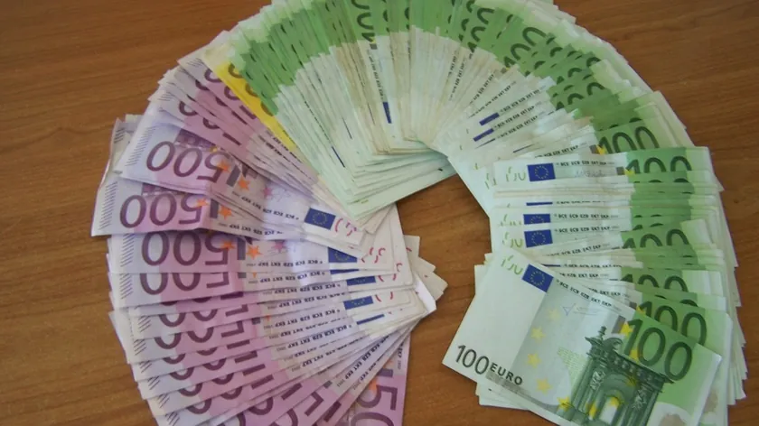 Sırbistan'da bir bankada çalışan eski bir menajer 626.000 avro çaldı.