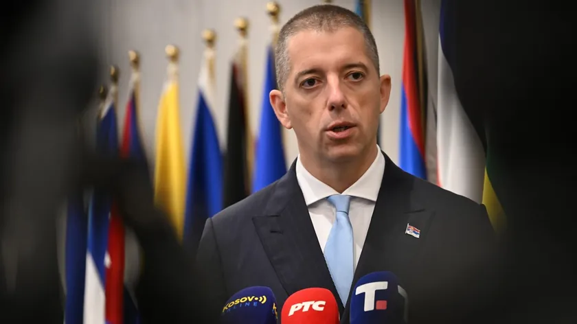 Sırbistan, Dejtonski Sporazımı'nı Savunuyor ve Bosna Hersek Milliyetçi Bakanının İddialarına Karşı Çıktı