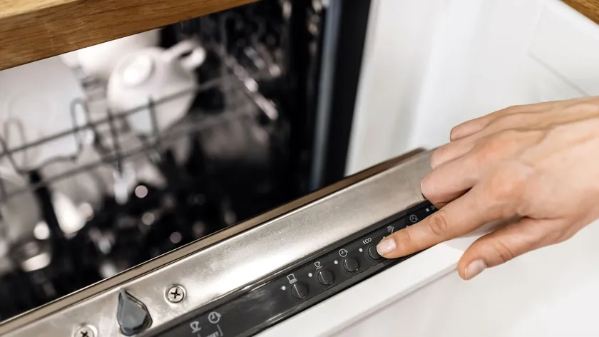 Sırp ev hanımları bulaşık makinesi programını yanlış kullanıyorlar İşte neden bulaşıklarınız musav oluyor.