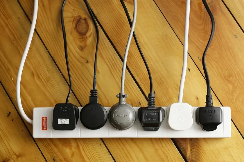 Sırbistan'da uzatma kablolarına fişe takılmaması gereken cihazlar yangın tehlikesini katlıyor